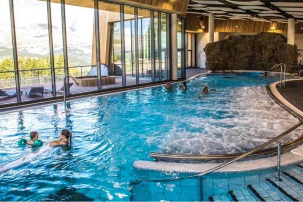 Appartement De Charme Dans Residence Avec Piscine La Joue Du Loup Le Devoluy Exterior photo